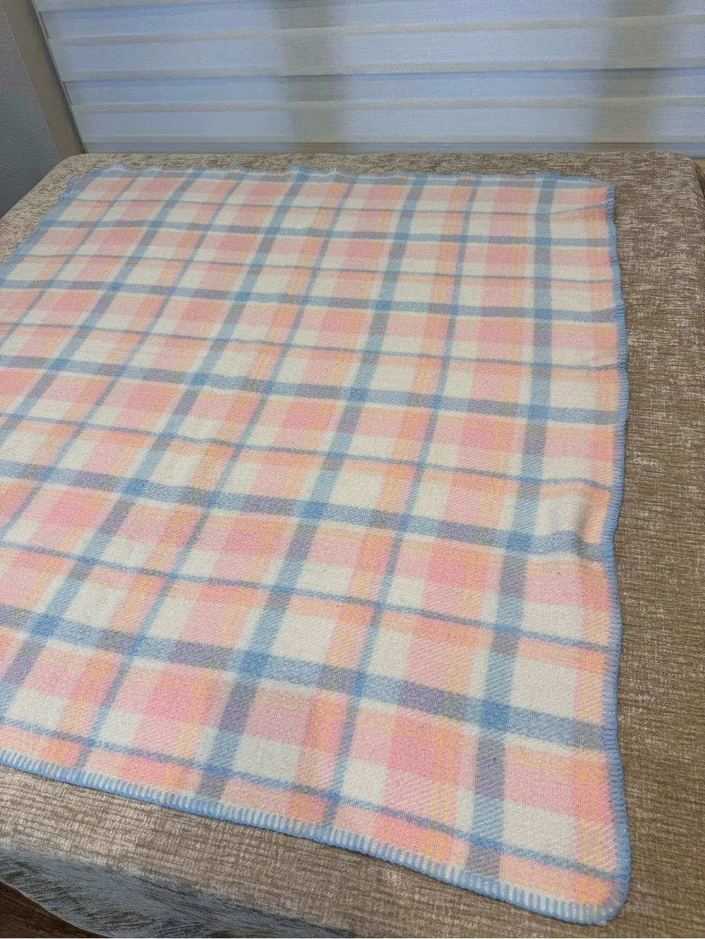 Tennessee Woolen mills Acrylic Soft Pink Blue Vintage 39x43